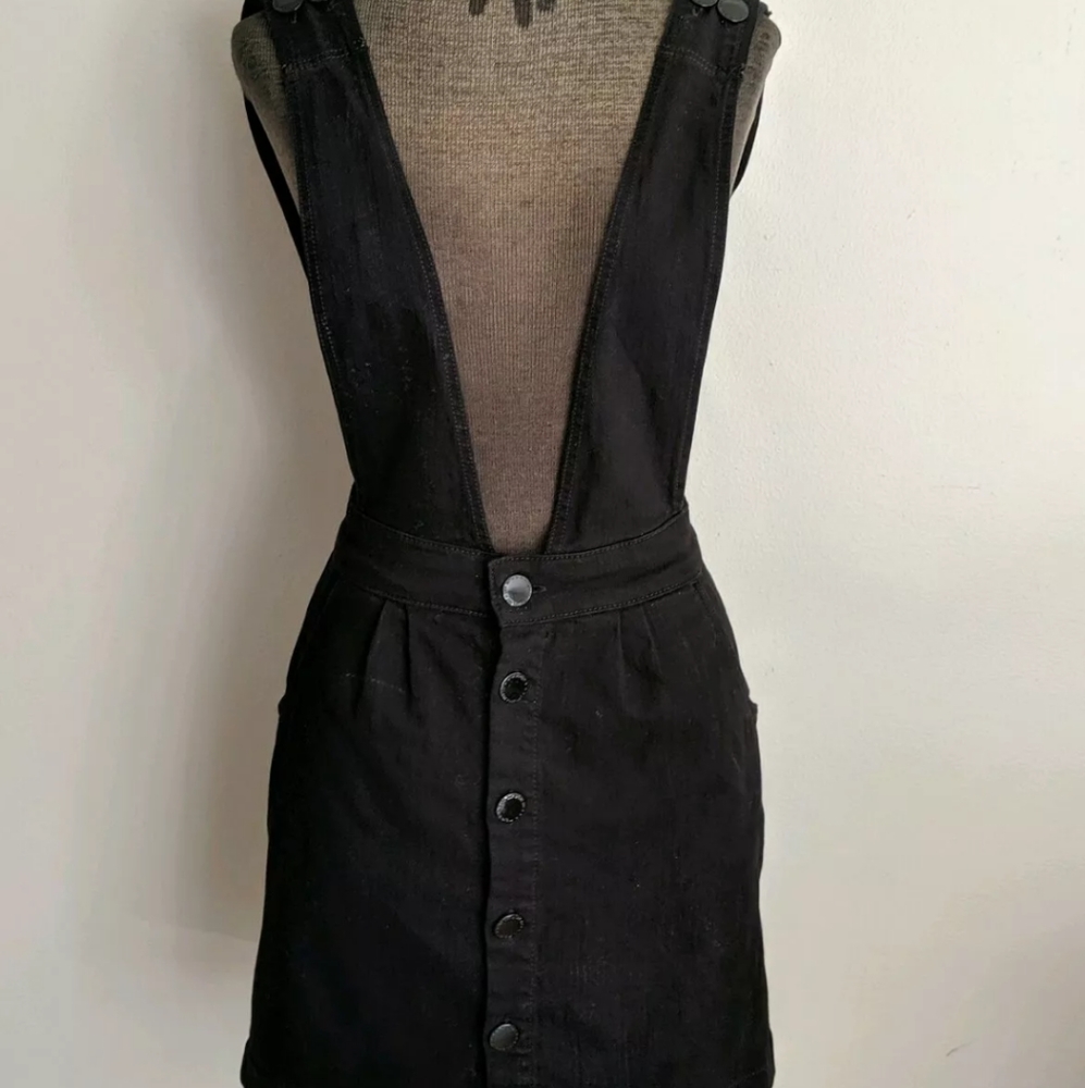 Maje black denim jumper overall skirt

Size Small